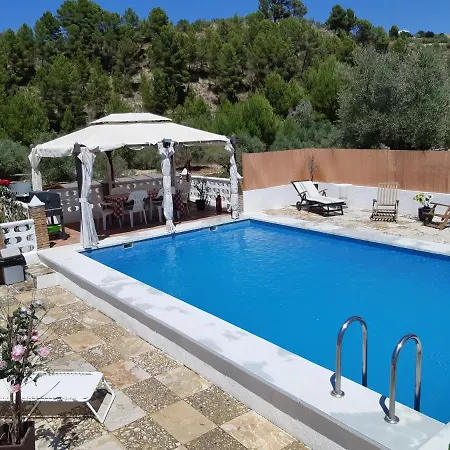 Nice With Swimming Pool בית הארחה קוסנטיינה